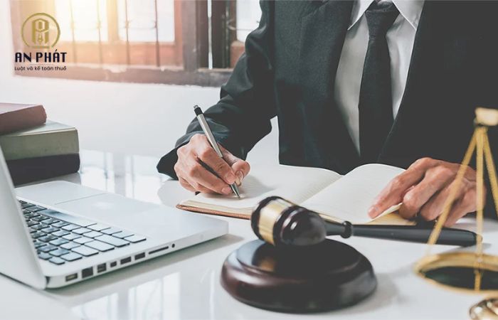 thay đổi người đại diện pháp luật